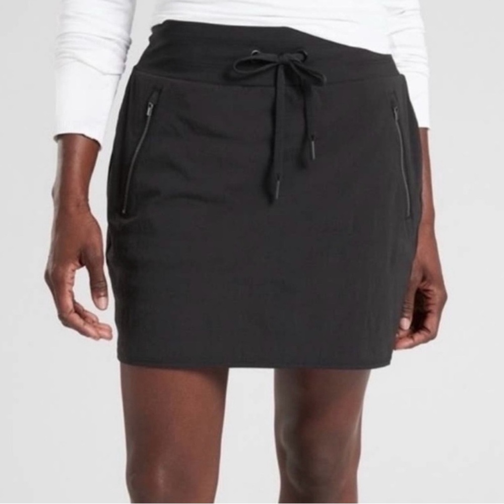 EUC- Athleta Women’s Trekkie North Skort- Black- Size 16